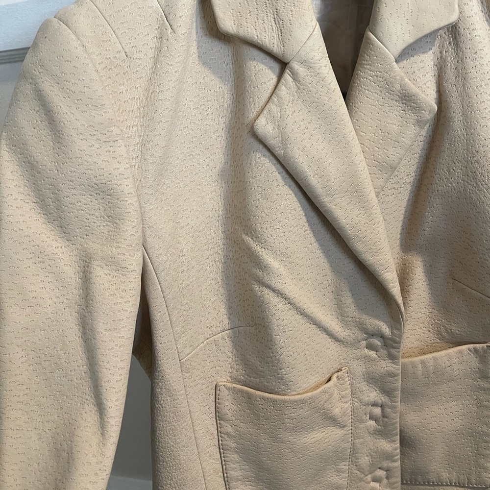 Christian Dior - Picture 3 of 9